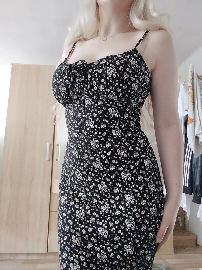 Does this ditsy dress fit me well or should I size down?