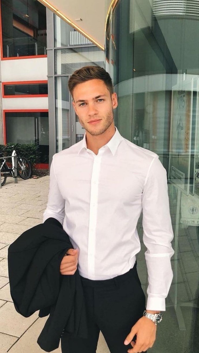 What color cloths do you find the most attractive in the opposite gender?