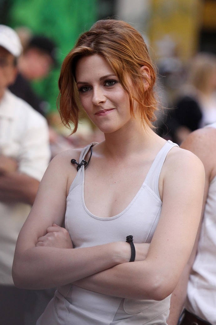 Whos the Prettier Human-turned-Vampire Actress?