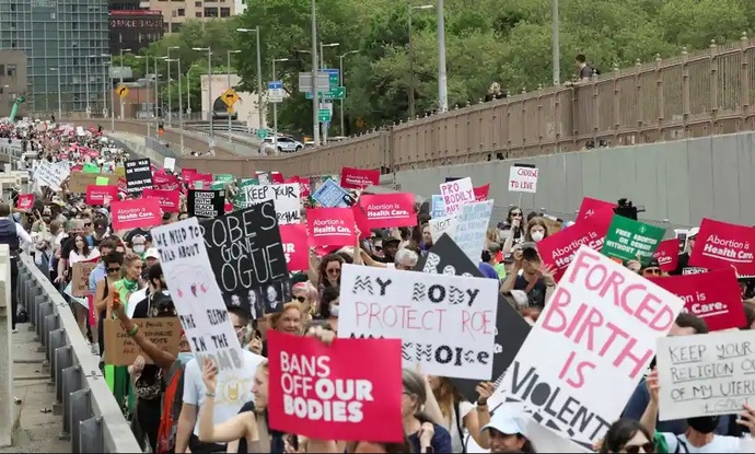 Is the left delusional? When are they going to realize the country, including blacks and Latino's (x), don't care about Roe vs Wade?