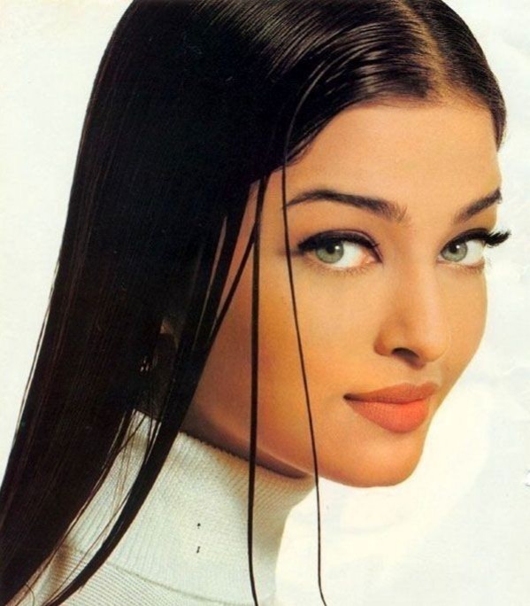 Which Indian actress would you rather date if you could and why?
