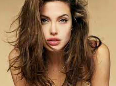 Aishwariya vs angelina jolie? whos prettier?