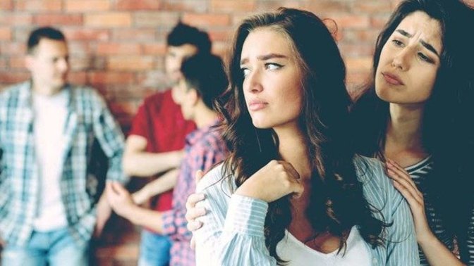 What would you do if your boyfriend or girlfriend asked you to choose between them or your best-friends?