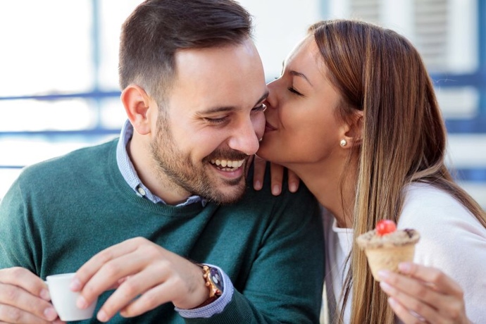 Guys: why do you have a hard time accepting compliments from women?