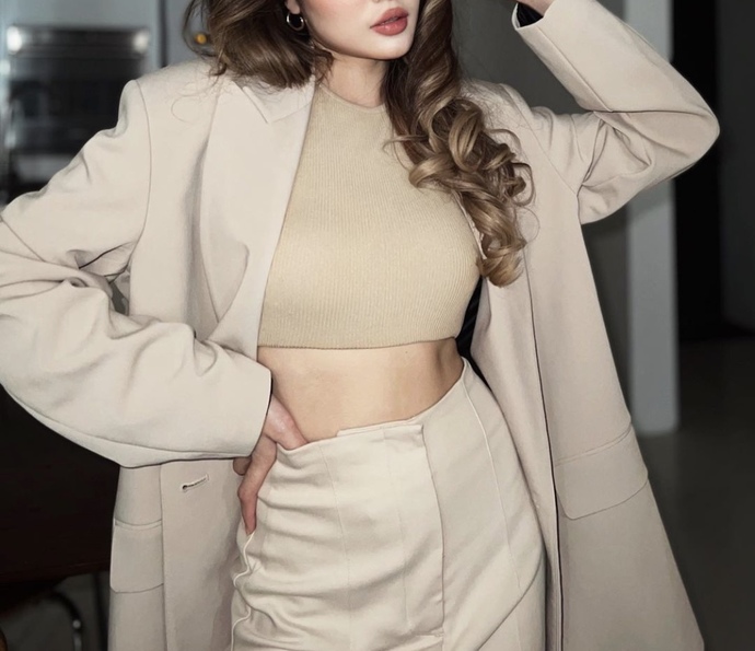 which outfit here do you like most?