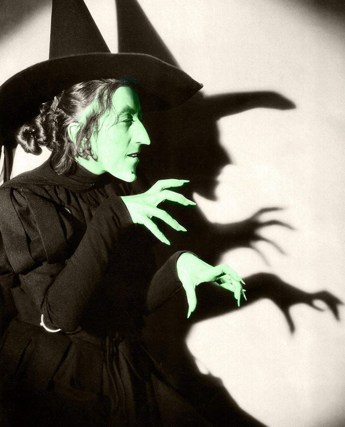 Straight men born after 1980, what do you think of long-ass and pointy nails? Wisely read all options before choosing?
