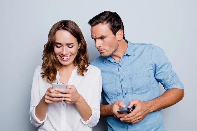 Guys: do you get jealous if your girlfriend/wife has male friends?