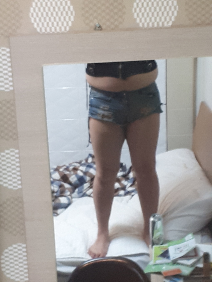 Girls, do u like to wear very short buttcheek jeans shorts in public? And have u seen girls that wear such short jeans shorts out in public?