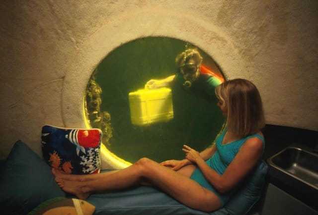 Hotel underwater