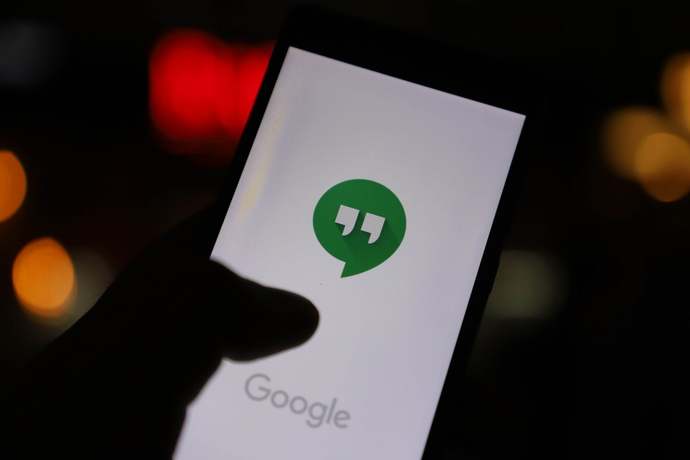 Why Do People Immediately Want To Talk On HangOut When Meeting Them On A Dating Site?