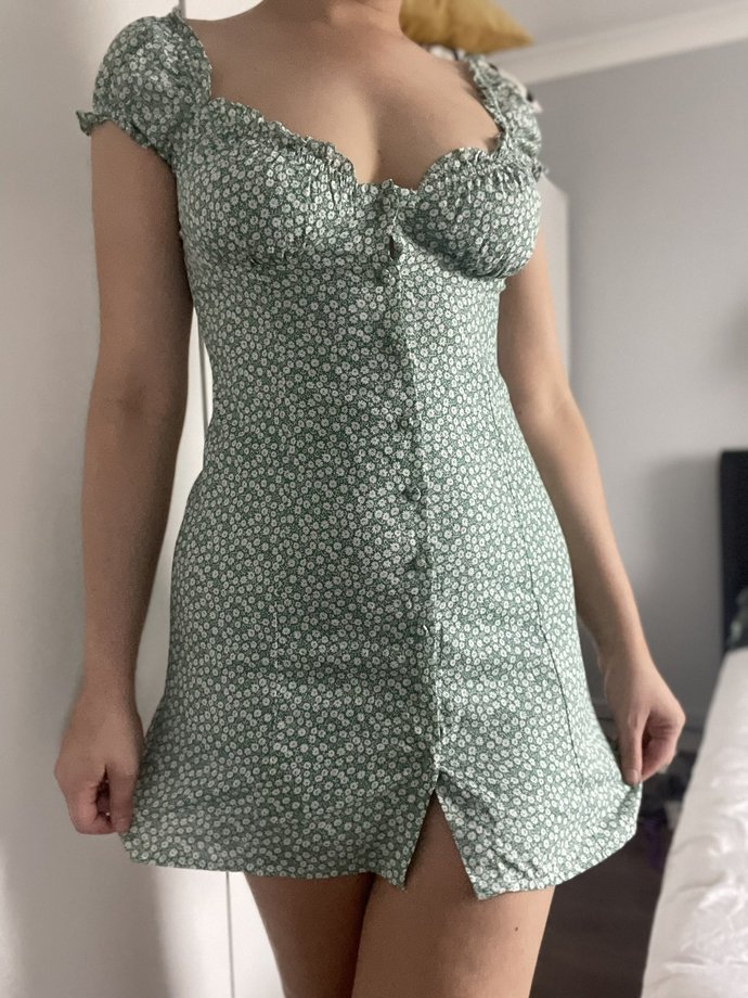 Which dress should I wear? GirlsAskGuys