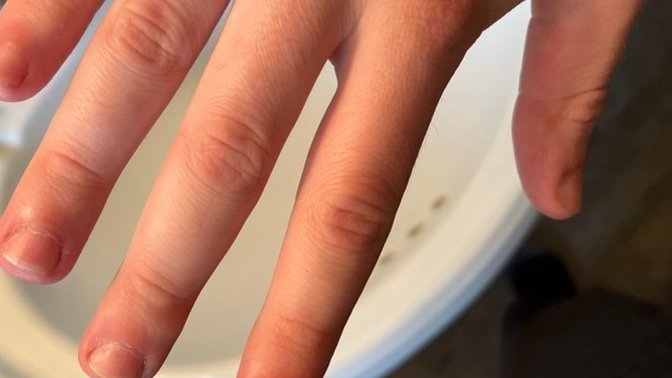 Got told I got female fingers, wtf does that mean?
