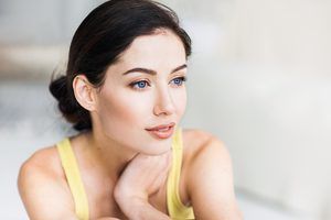 Guys, or girls who date girls, which girl would you choose?