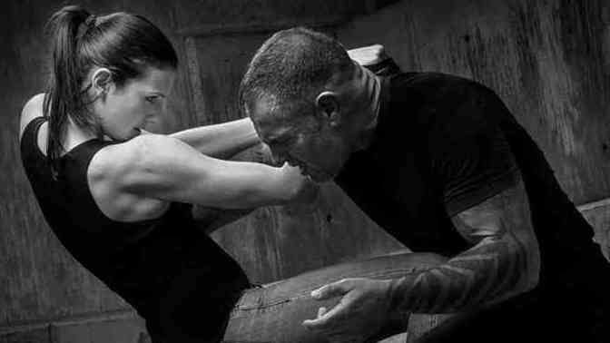 Do women need to know any martial arts to protect themselves? 🤼‍♀️?