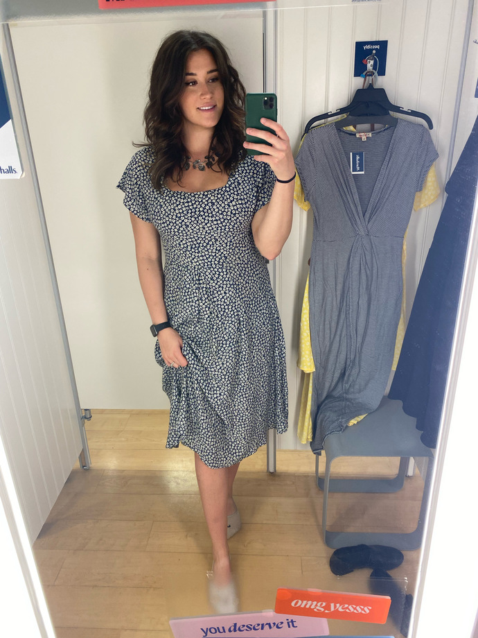 Which dress would be better for a date?
