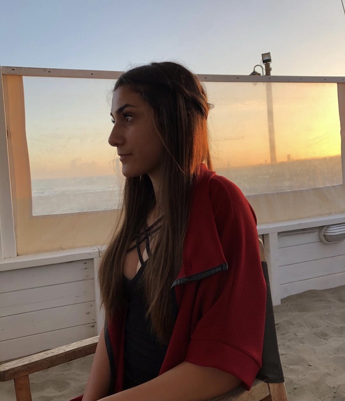 What do you think of this girl 🇮🇹?