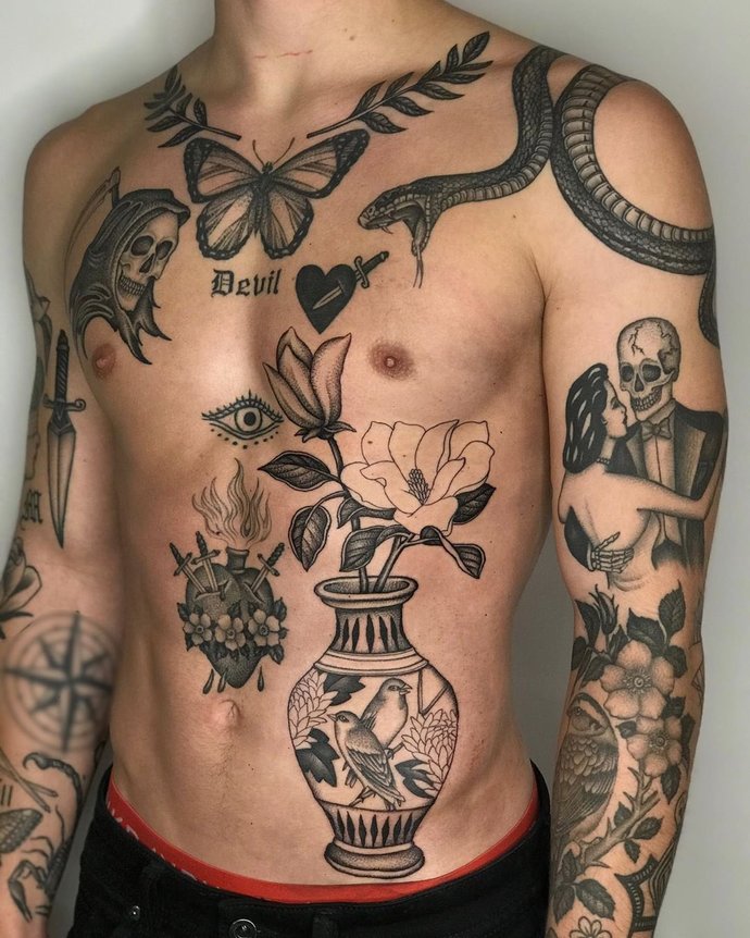 Which style of tattoos looks better?