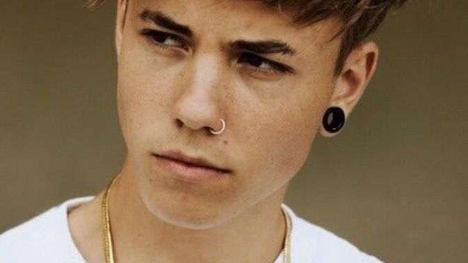 Are stretched ears/gauges becoming popular among boys?