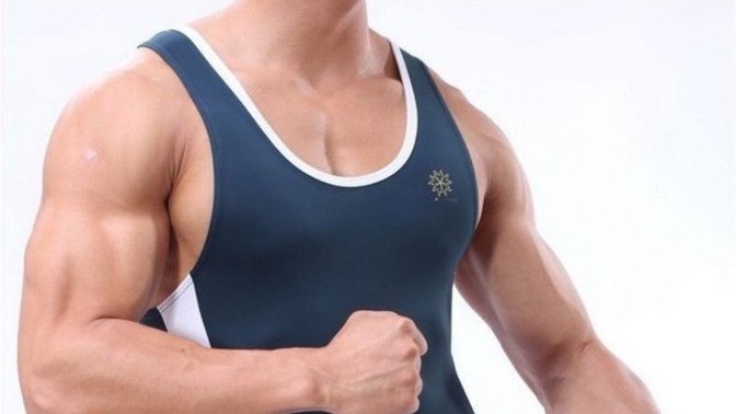 Should men wear one piece swimsuit more often?