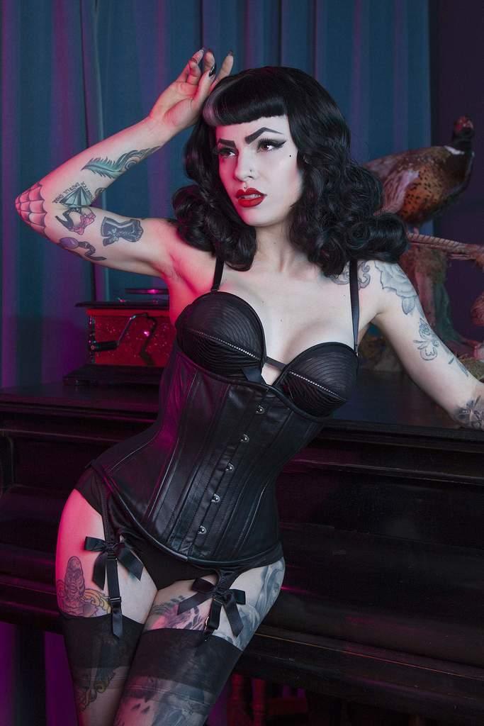 Do you prefer hold up, stockings or tights?