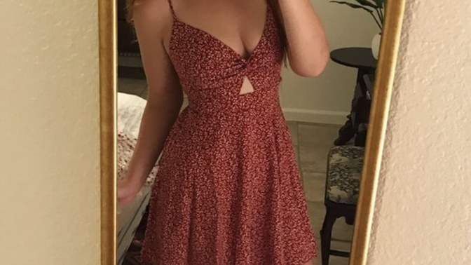 Which dress looks best on me (going to a picnic date)?