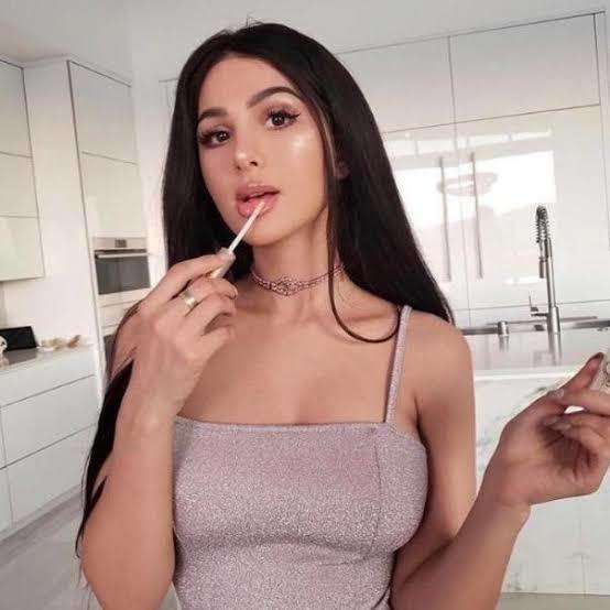 Would you date a social media star?
