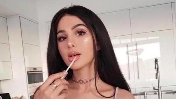 Would you date a social media star?