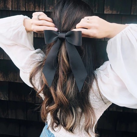 What sort of hair accessories look pretty?