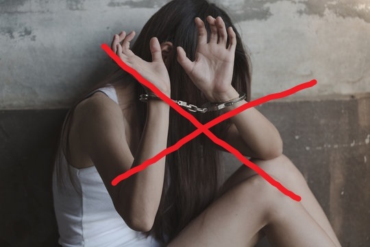 My friend had an argument at a restaurant. She ended up handcuffed & gagged. Did the authorities go too far?