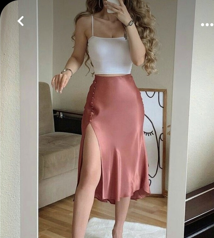 which slit skirt outfit is “cutest”?