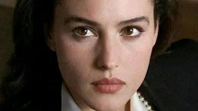 Which woman do you think is prettier Monica Bellucci or Rachel Weisz?