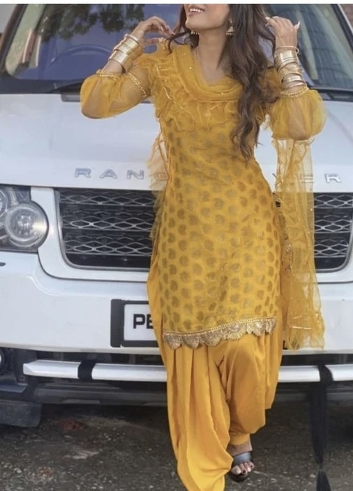 Don’t you think Punjabi/Indian girls are the best 🇮🇳?