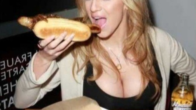 Would you approach a girl eating a hotdog?