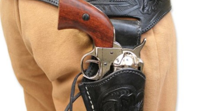 If everyone (i mean everyone) walked around strapped with a gun would there be more deaths or fewer?