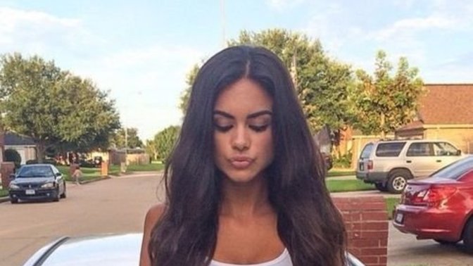 Do you think really pretty girls tend to know they’re super desirable?