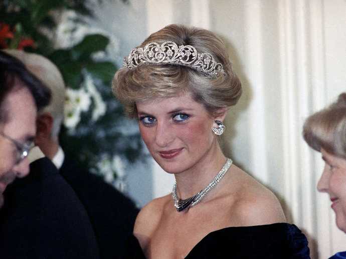 IIs the reason men never want to date me because they see my soul piercing eyes like pincess diana and michael Jackson?