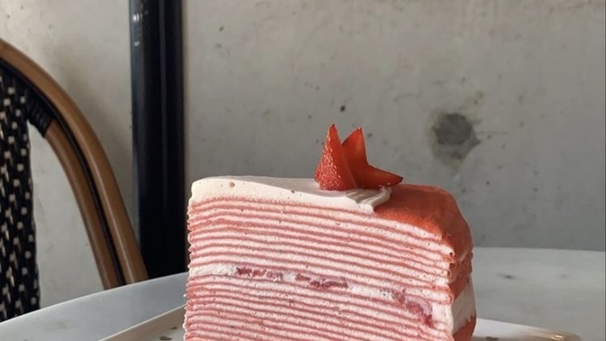 Should I make strawberry or chocolate crêpe cake?