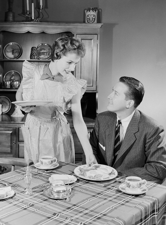 Do you think and believe a woman should serve her husband his food at the dinner table or he should do it himself, why, why not?