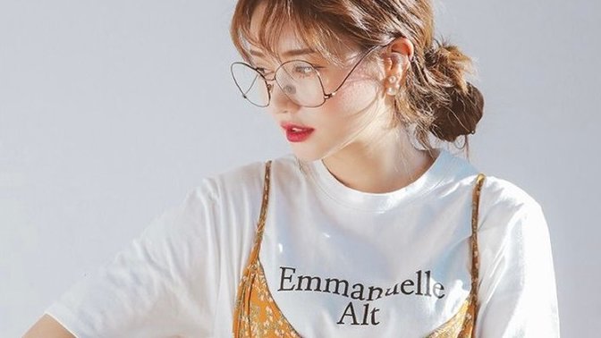 What do you think of girls wearing loose fitting clothes?