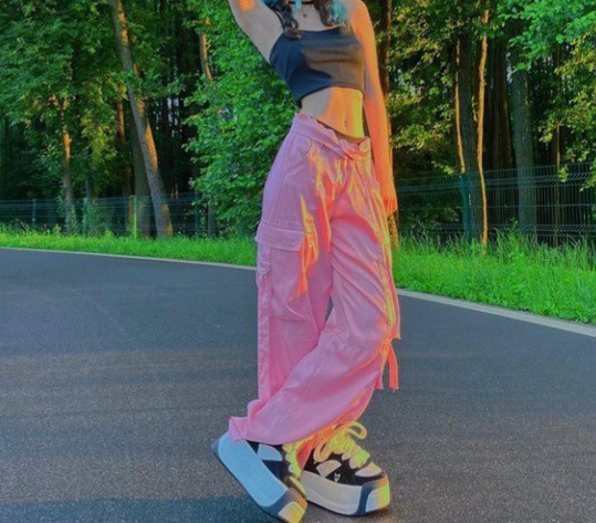 Anyone else getting these pictures with people and these big ass shoes on instagram?