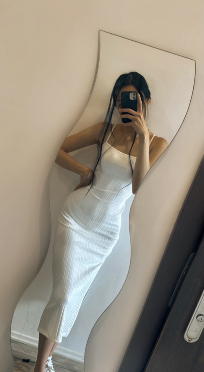 Which dress suits me better?