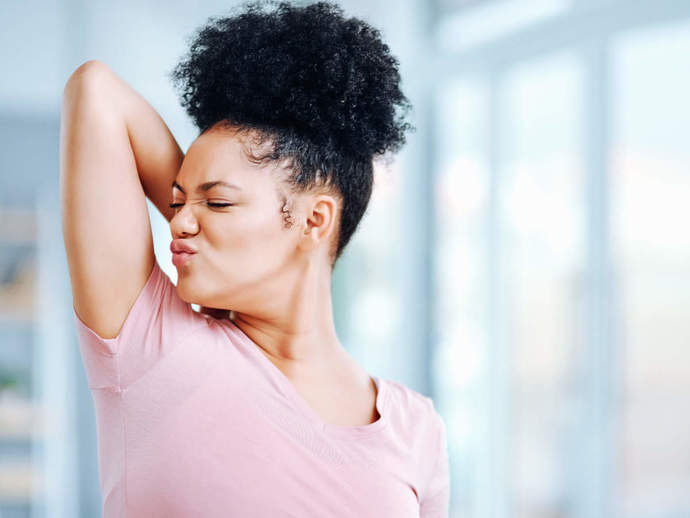 Why is one armpit smellier than the other?