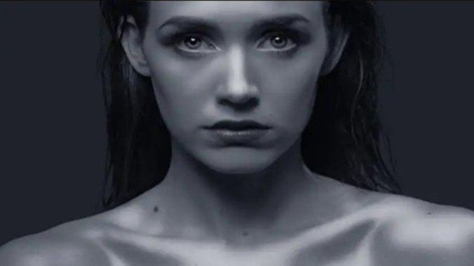 Are visible collarbones attractive?