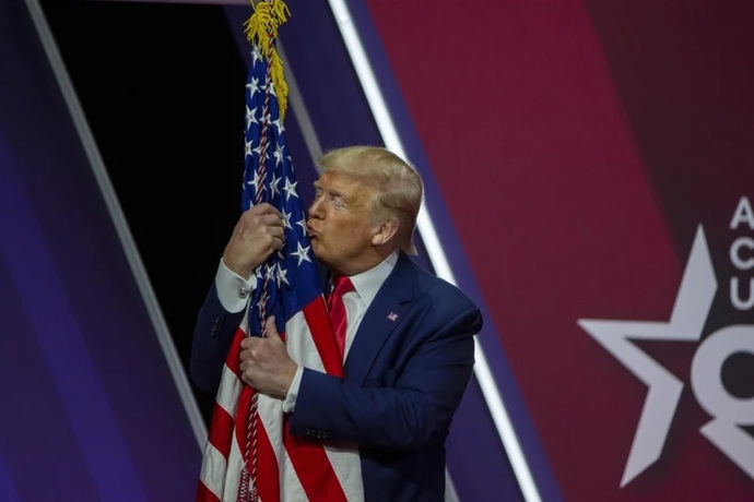 A Nationalist should side with his own nation. But Trump always sides with foreigners. Is Trump actually a Globalist?