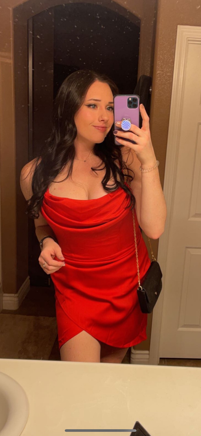 Girls, What outfit do you wear to make you feel sexy?