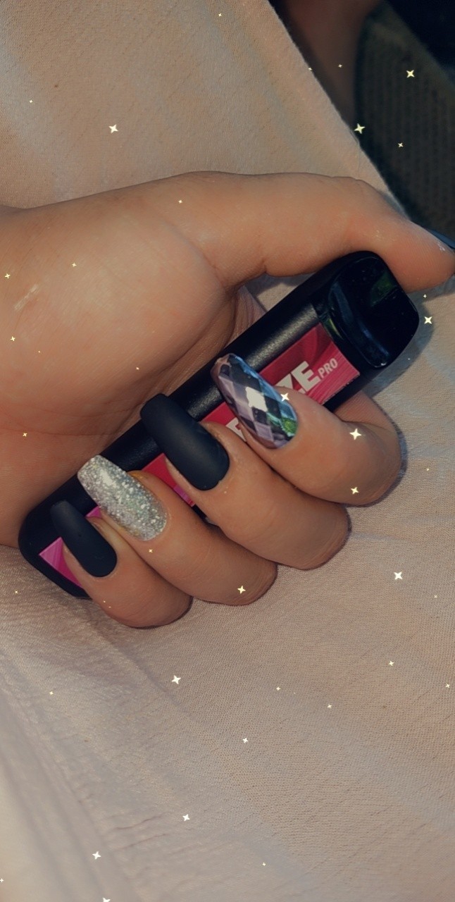 Do you like long nails on girls?