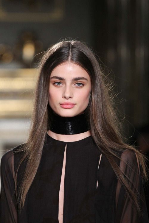 Do you like big/curly hair or sleek/straight hair?