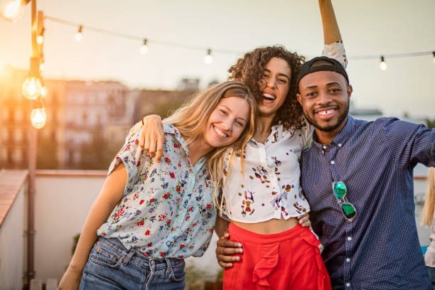 Guys and Girls if you can have a group of real good friends would you prefer your group of friends to all be the same gender or opposite gender?