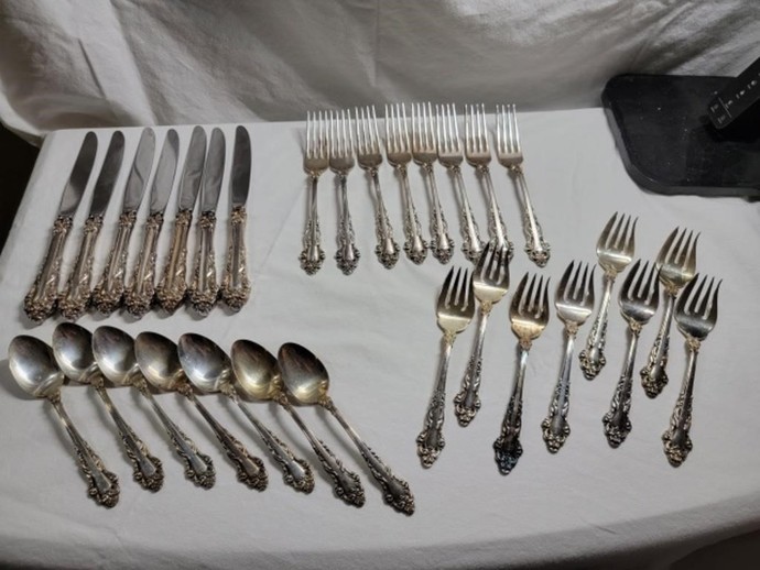 Newest auction , which item is best ?