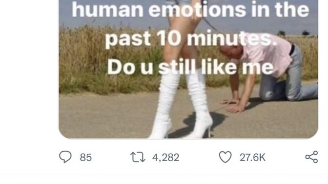 This tarot card reader posted on Twitter, What does that mean 😂 😂?